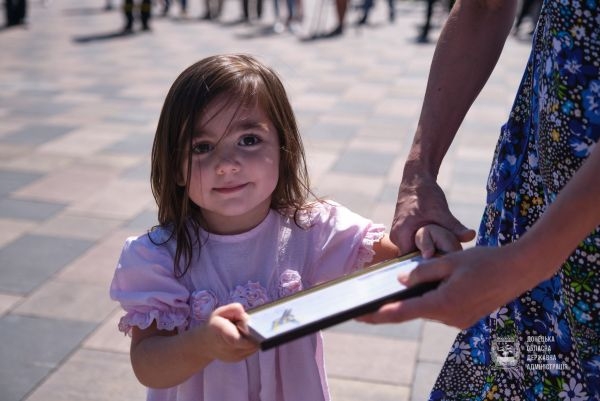 Граждане нескольких льготных категорий получили жилье в Мариуполе