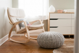 Стильные классические кресла-качалки: особенности, как выбрать