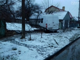 Водитель иномарки въехал в забор жилого дома и скрылся с места происшествия
