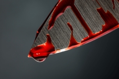 В Горловке несовершеннолетняя на почве ревности набросилась с ножом на возлюбленного