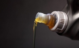 Как уберечь себя от подделок, выбирая моторное масло?