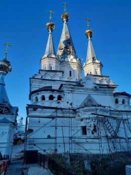 Правоохранители достали тело мужчины, погибшего при обстреле Святогорской лавры