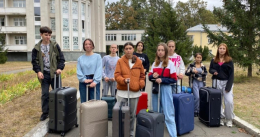 Группа детей из Донецкой области отправилась на отдых в «Артек»