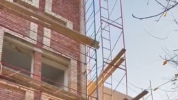 В Славянске приступили к ремонту амбулатории