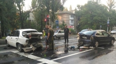 В Донецке – жуткое ДТП: столкнулись 4 авто (фото)