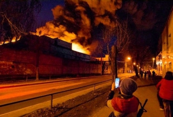 В оккупированном Донецке сгорела военная база боевиков