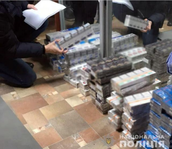 Жительница Славянска организовала канал сбыта контрафактных сигарет