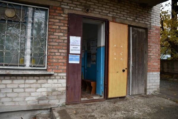 В больнице пос. Мангуш медикам 4 месяца не платят заработную плату