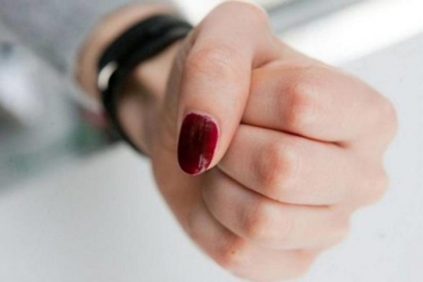 Две девочки жестоко избили свою сверстницу – пострадавшая госпитализирована