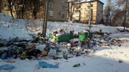 В «ДНР» по-прежнему бушует мусорный коллапс, причина – отсутствие техники и долги по ЖКХ