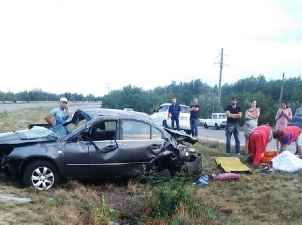 В Донецке – страшная авария: водитель чудом остался жив (фото)