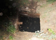 На Донетчине годовалый ребенок утонул в сливной яме