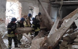 10 тонн строительного мусора убрали спасатели с территории Святогорской лавры