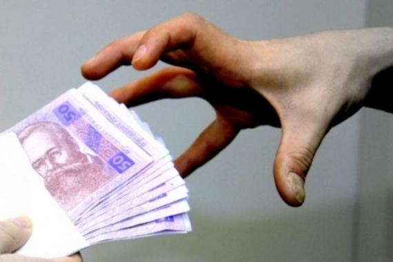 На Донетчине 74-летняя пенсионерка, намереваясь купить авто, отдала мошеннику 200 тыс.грн.