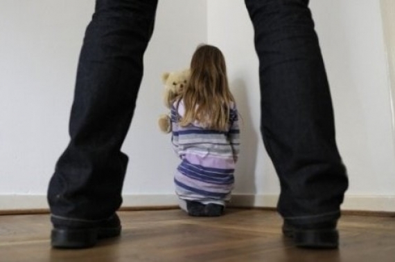 Более 10 лет педофил-насильник терроризировал город в Донецкой области