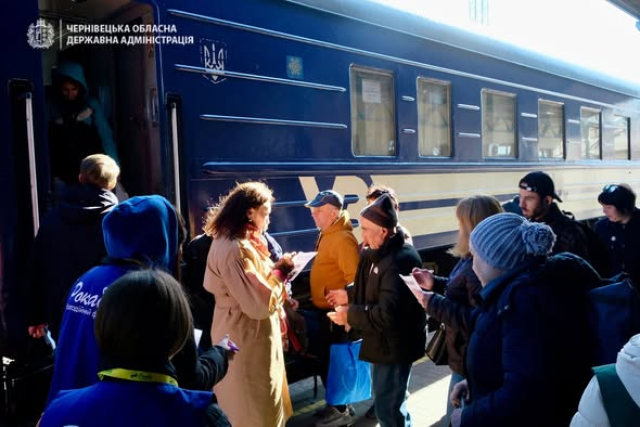 В Черновцы из Донецкой области прибыл эвакуационный поезд