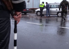 В «ДНР» придумали еще одно мытарство для жителей ОРДО – боевики вводят «учетные карточки» для часто выезжающих авто