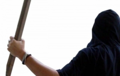 В «ДНР» мужчина с палкой набросился на соседа: потерпевший погиб на месте