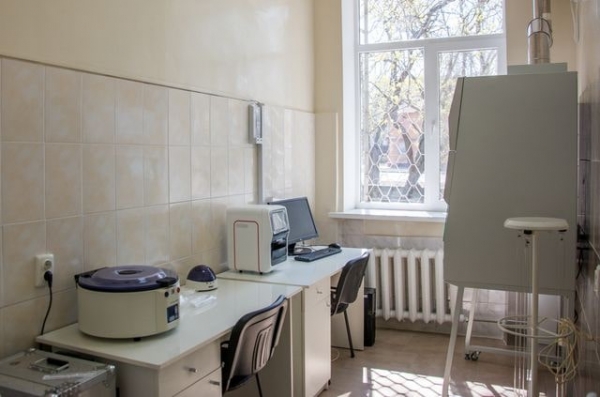 Коронавирус: в Мариуполе приступила к работе новая ПЦР-лаборатория