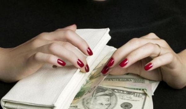 В Бахмуте мошенница украла у пенсионерки все сбережения