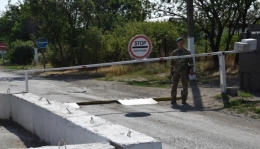 КПВВ перешли на летний график работы – но карантин еще не снят