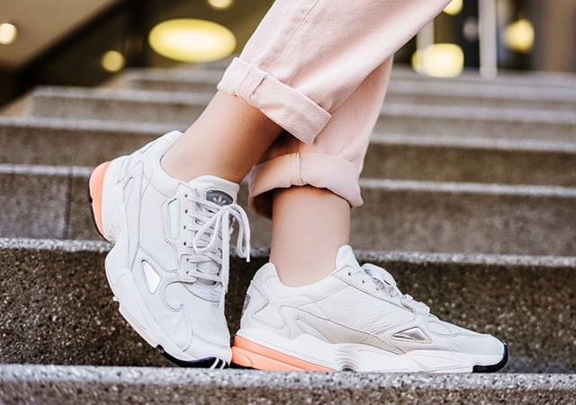 Женские кроссовки: какие бренды действительно стоят своих денег